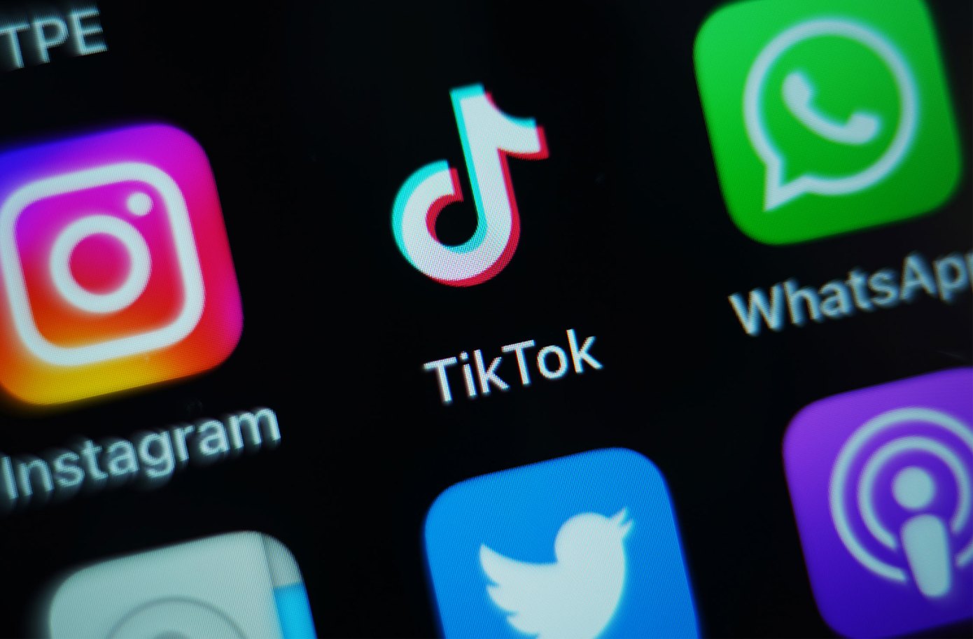 TikTok은 생성형 AI 아바타를 생성하는 인앱 툴을 테스트하고 있습니다.