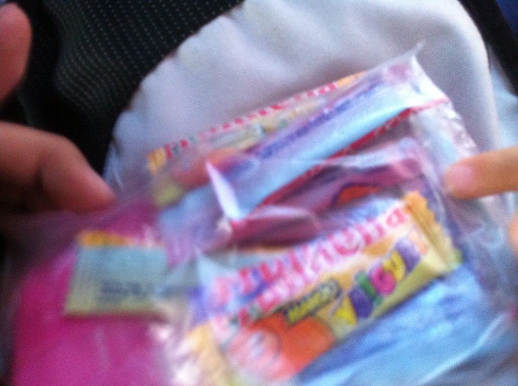 생전 처음 민준이와 고속버스로 여행을 간다.